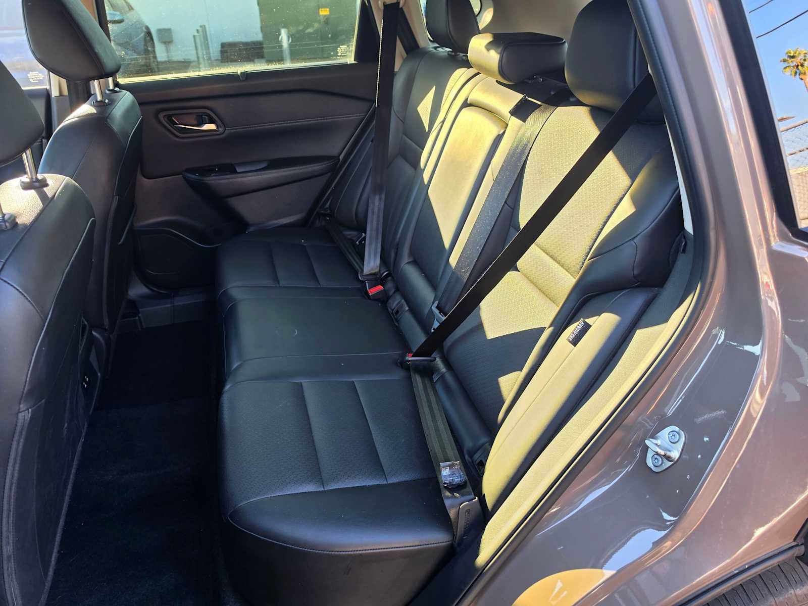 Used 2024 Nissan Rogue SV w/ SV Premium Package FWD image 17