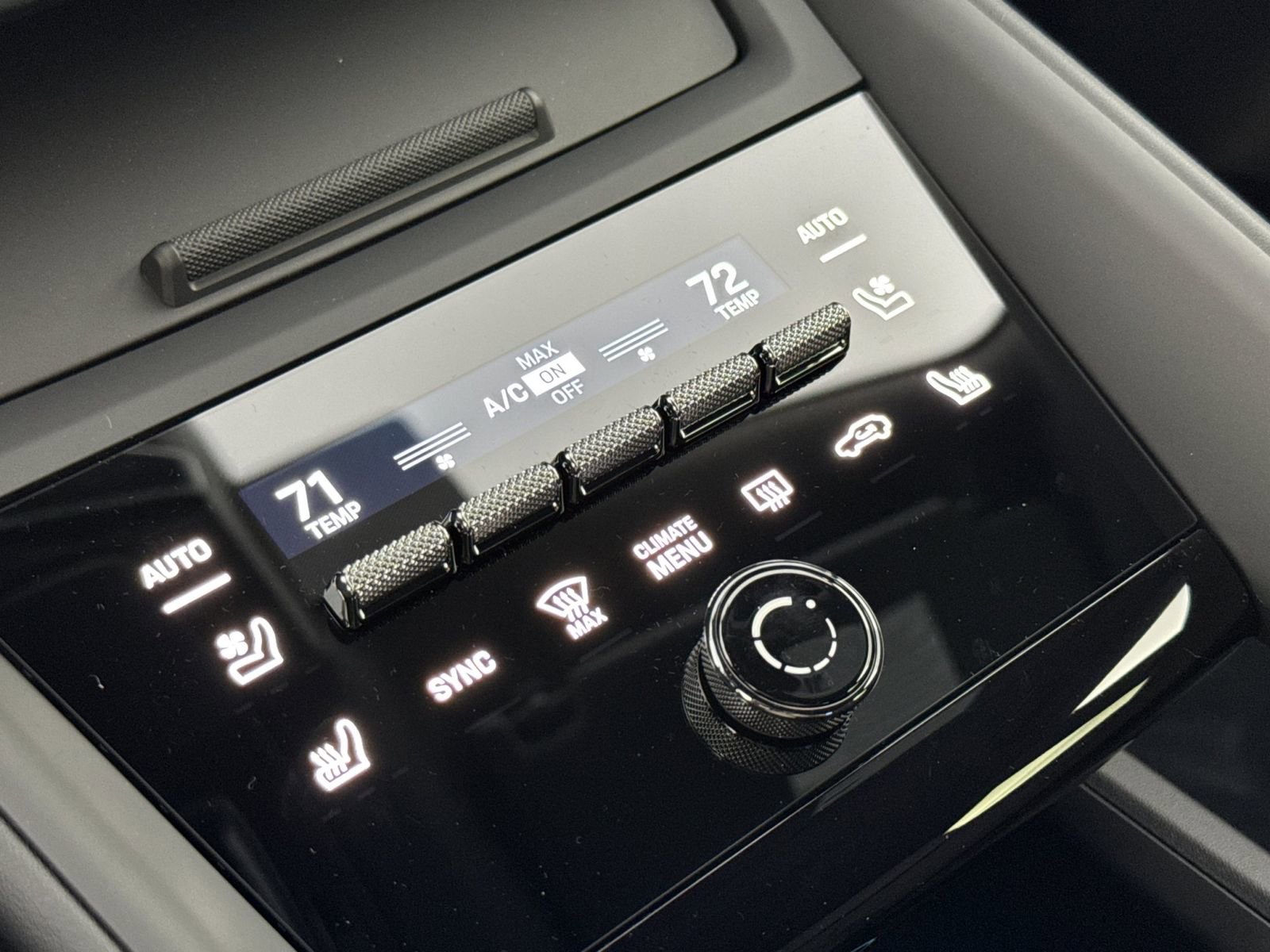 New 2026 Porsche Macan 4 Electric image 25