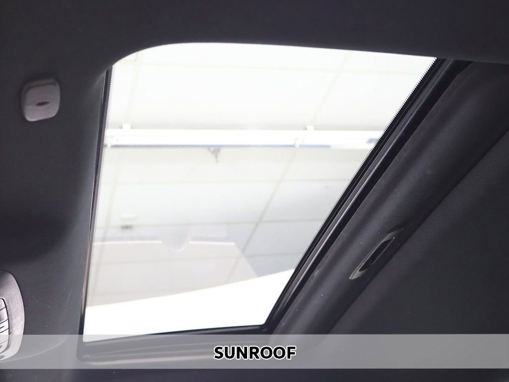 Used 2017 INFINITI Q60 w/ Premium Plus Package 3.0T image 4