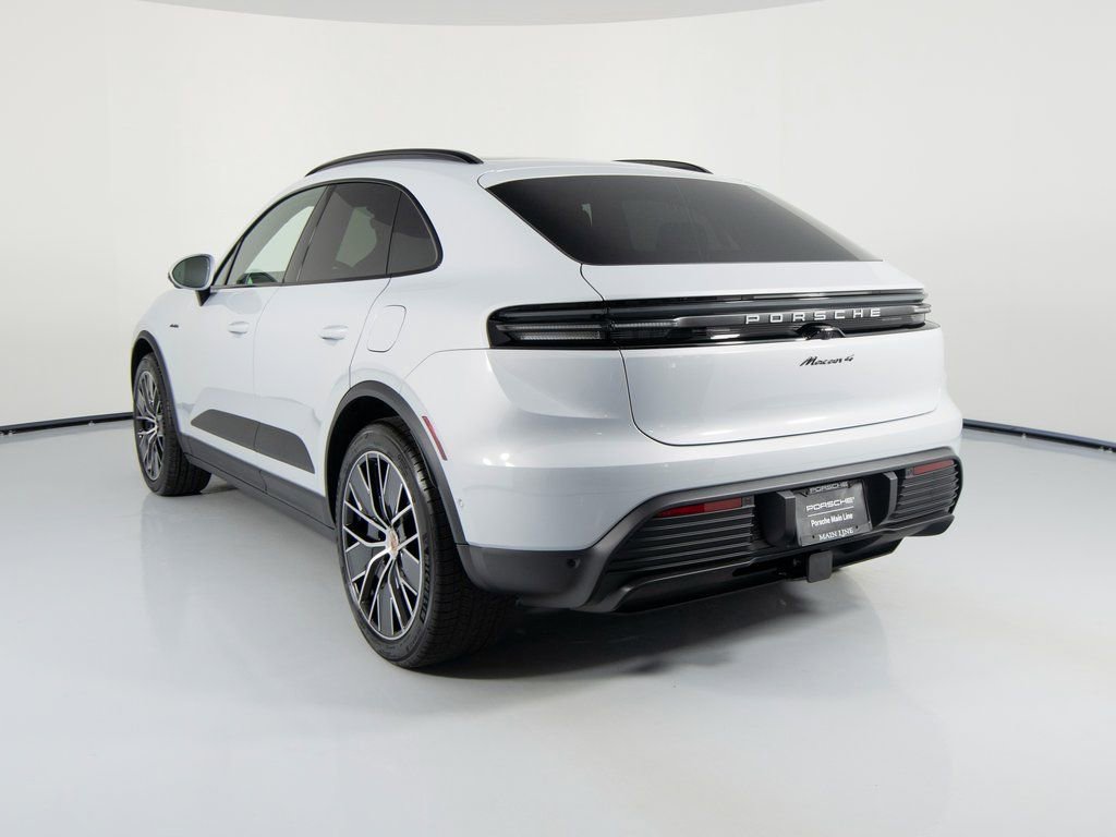New 2026 Porsche Macan 4 Electric image 3