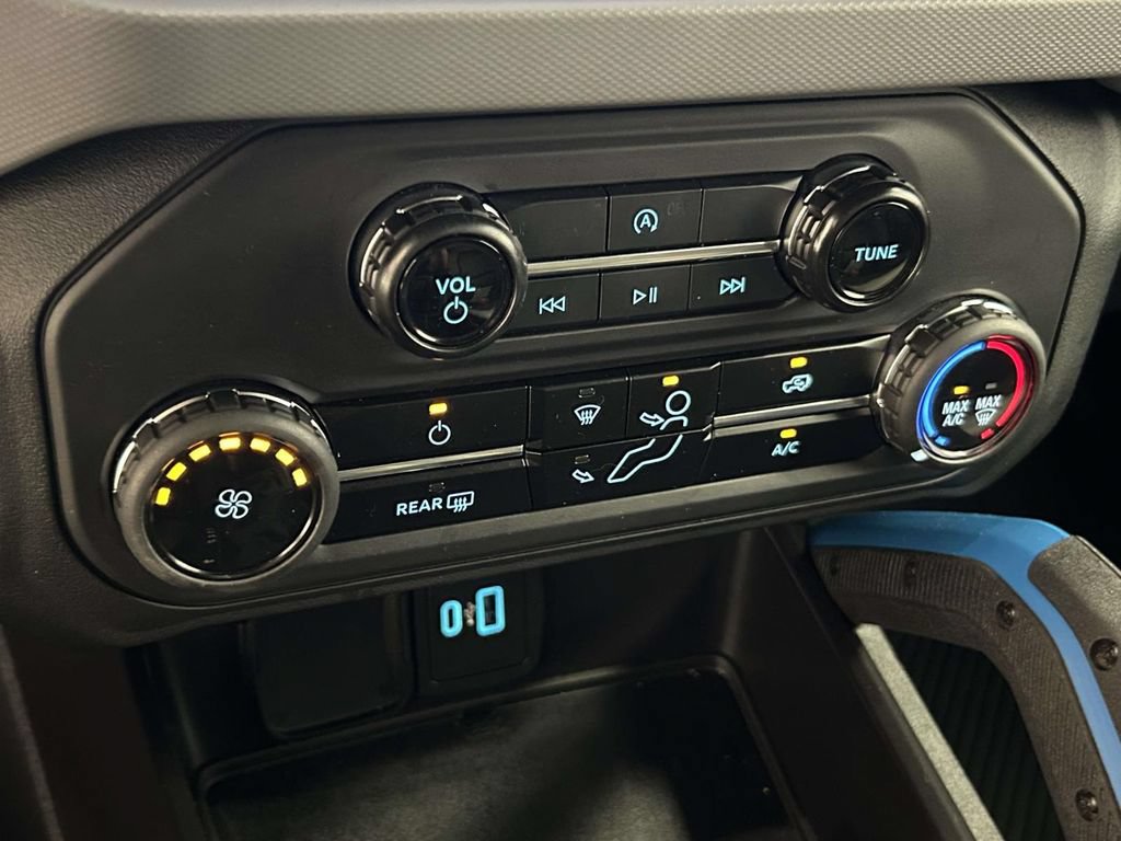 Used 2024 Ford Bronco Black Diamond AWD/4WD image 24