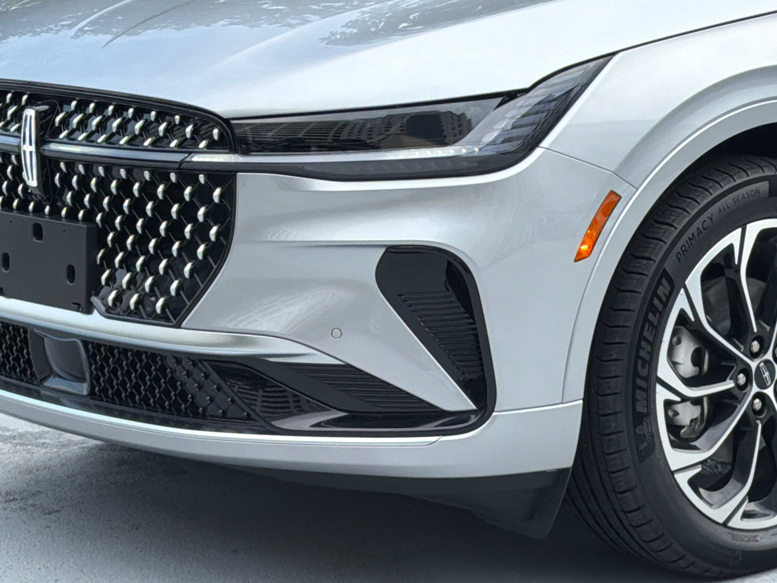New 2026 Lincoln Nautilus Reserve AWD/4WD image 2