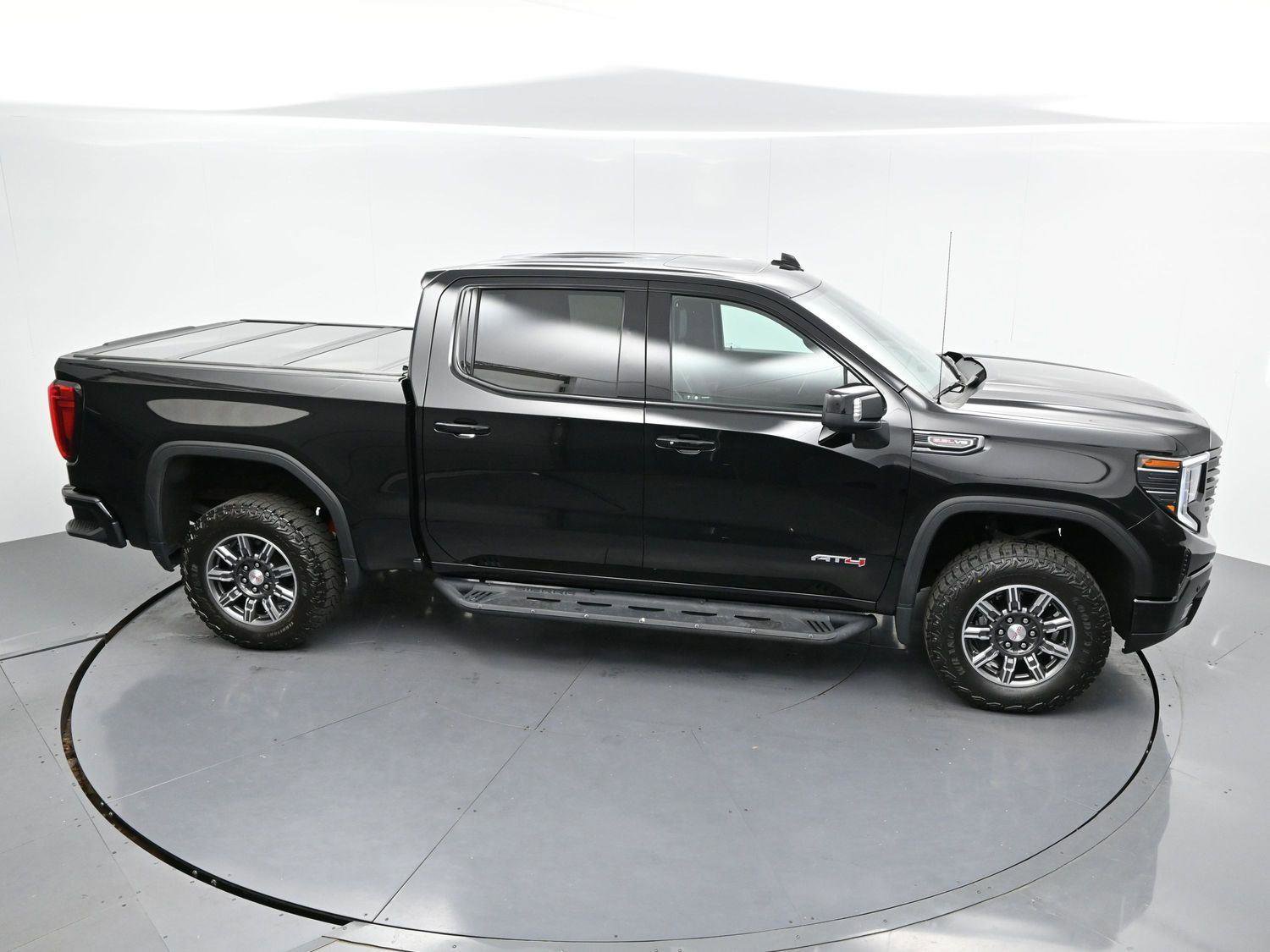Used 2024 GMC Sierra 1500 AT4 w/ Technology Package AWD/4WD image 38