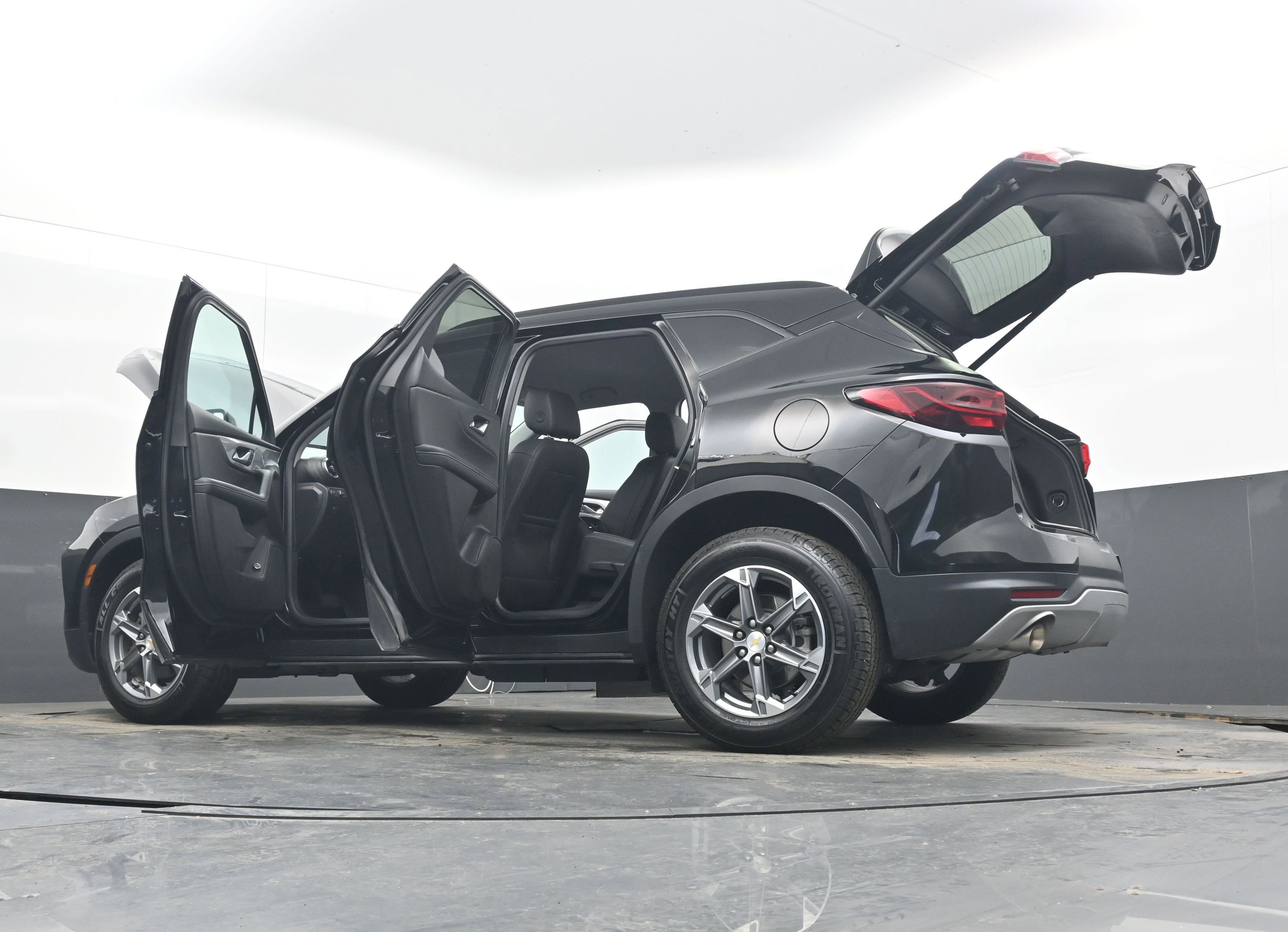 Used 2023 Chevrolet Blazer LT image 39