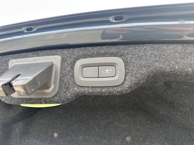 Used 2019 Volvo S60 T6 Momentum w/ Multimedia Package image 35