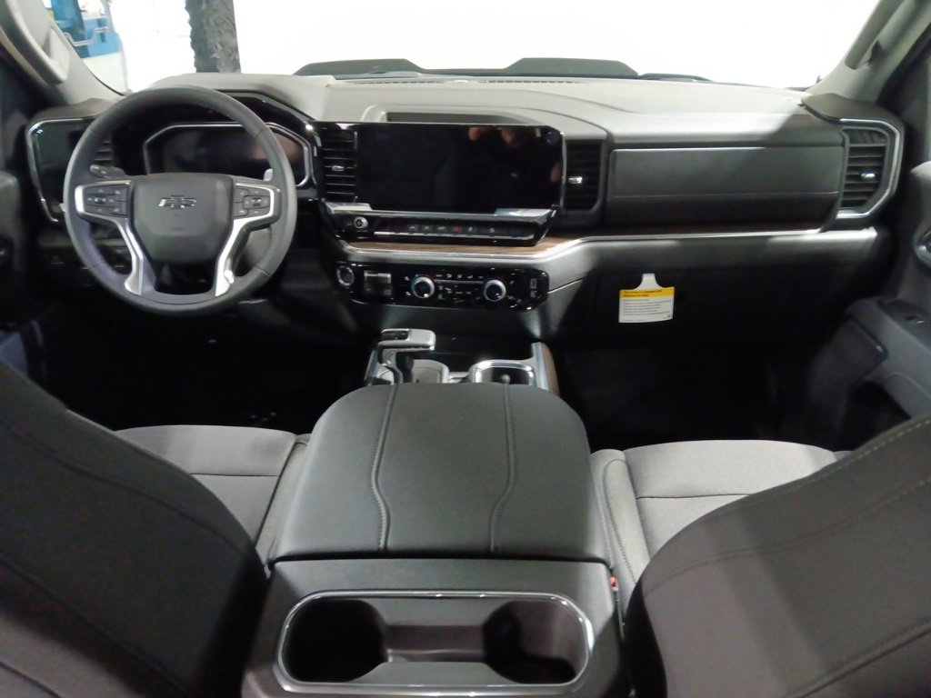 New 2026 Chevrolet Silverado 1500 LT Trail Boss w/ Dark Appearance Package image 3