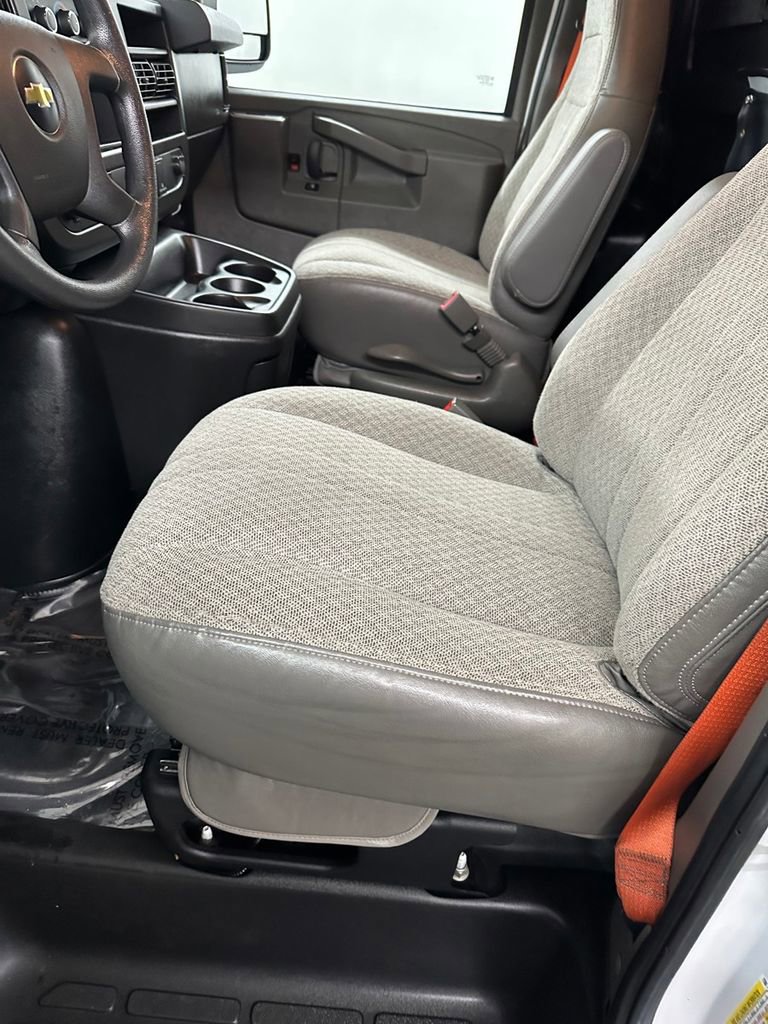 Used 2020 Chevrolet Express 2500 image 12