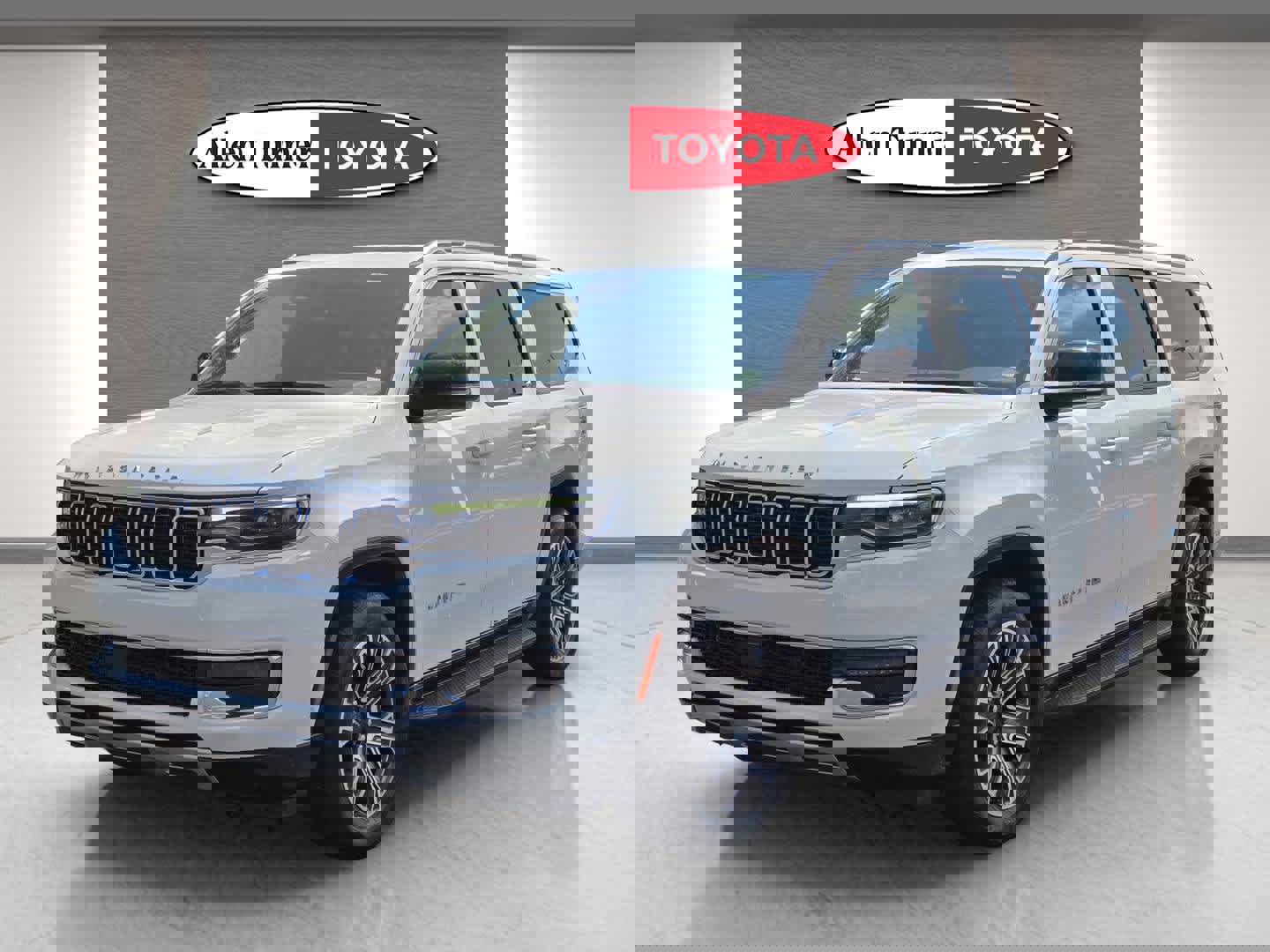 Used 2024 Jeep Wagoneer L Series II image 3