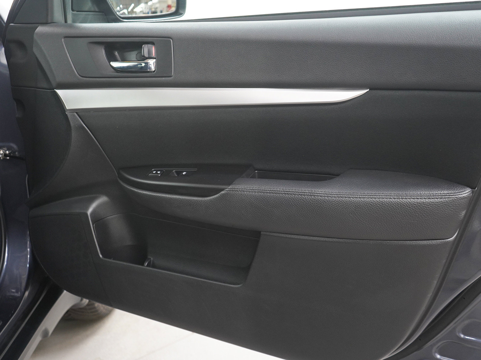 Used 2014 Subaru Outback 2.5i Premium AWD/4WD image 9