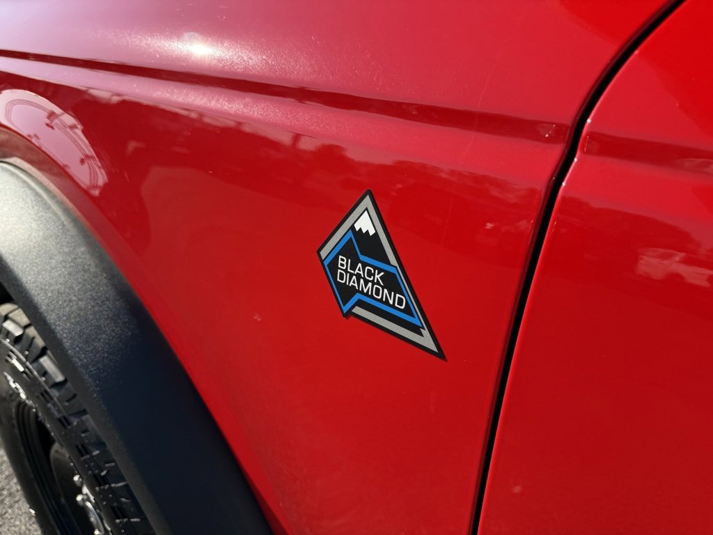 Used 2023 Ford Bronco Black Diamond image 11
