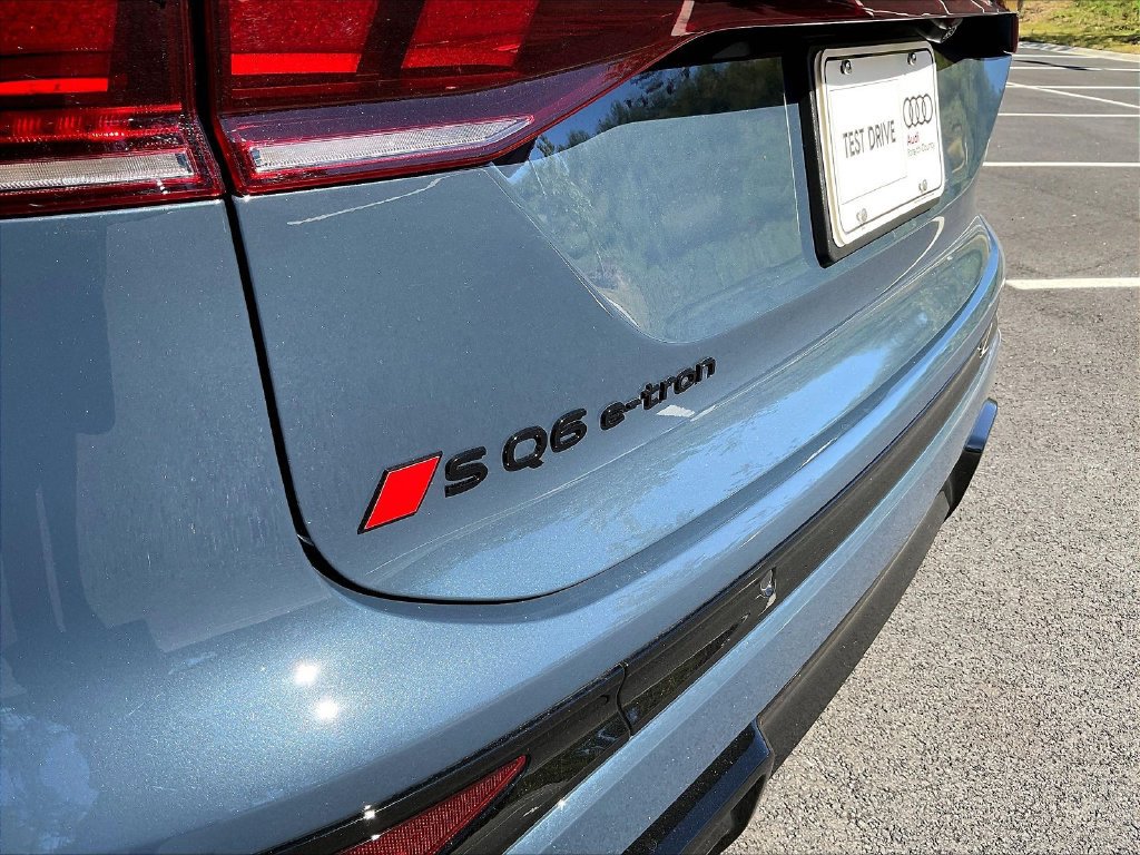 New 2027 Audi SQ6 e-tron Prestige AWD/4WD image 9