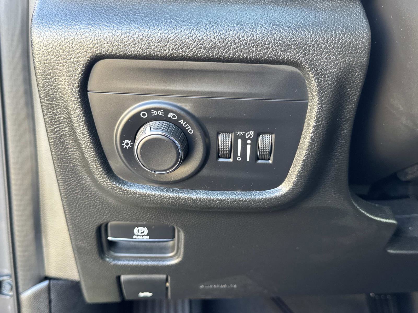 Used 2024 Jeep Grand Cherokee L Altitude image 21