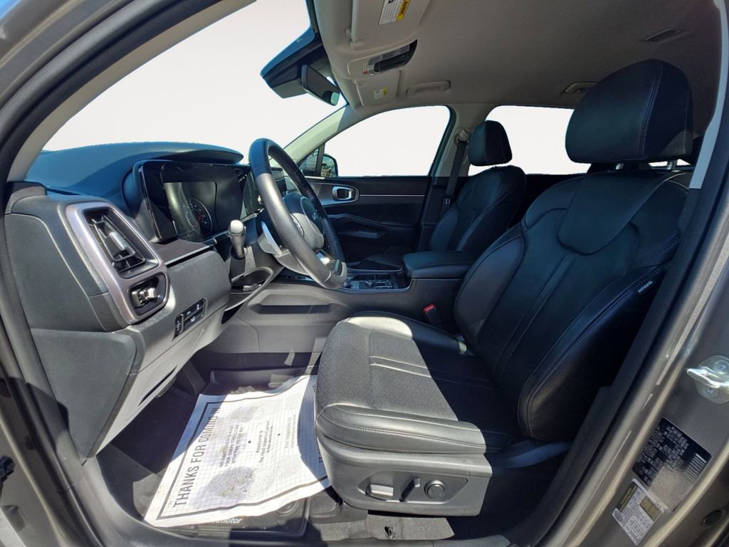Used 2023 Kia Sorento EX AWD/4WD image 9