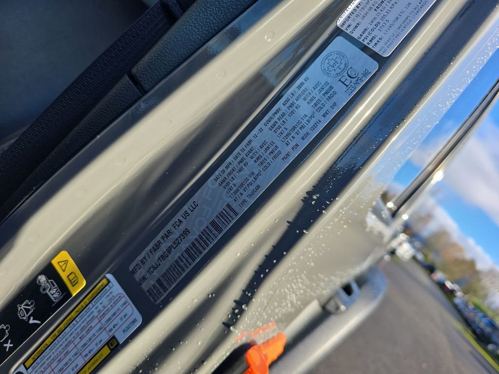 Used 2023 Jeep Gladiator Rubicon w/ Cold Weather Group image 36