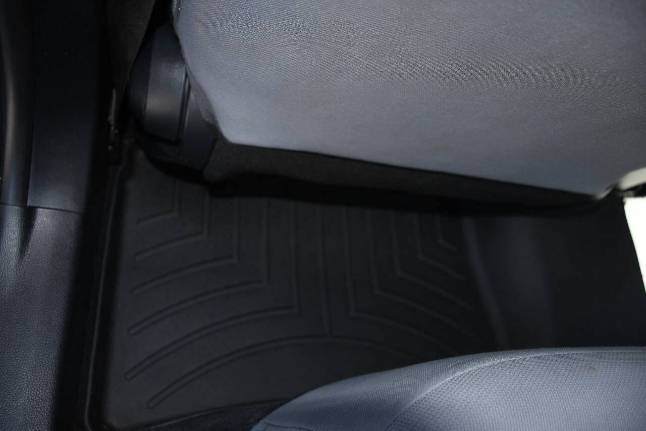 Used 2021 Toyota Corolla SE w/ Carpet Mat Package (TMS) FWD image 17