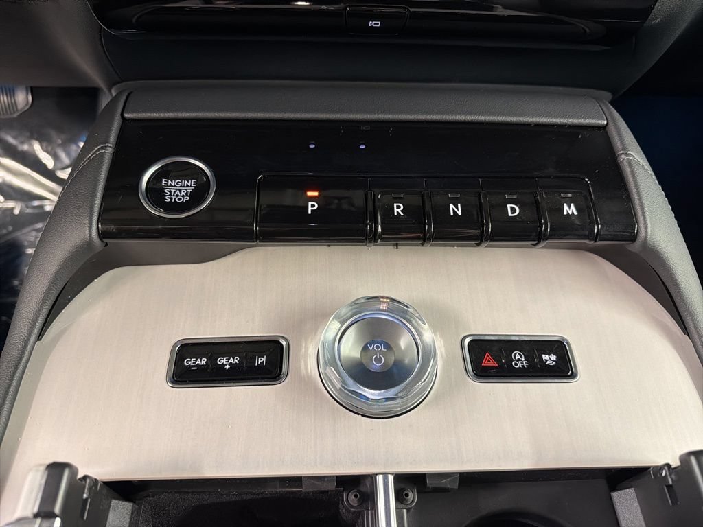 New 2026 Lincoln Navigator Premiere AWD/4WD image 15