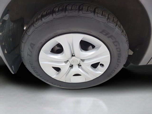 Used 2015 Toyota RAV4 LE image 13