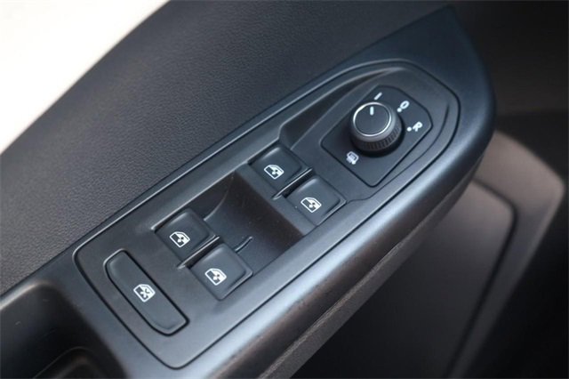 New 2025 Volkswagen Taos SEL image 20