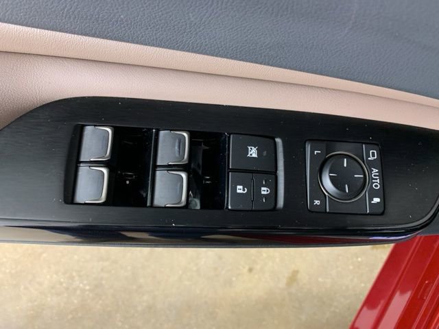 Used 2025 Lexus ES 350 Luxury w/ Accessory Package (Z2) image 19