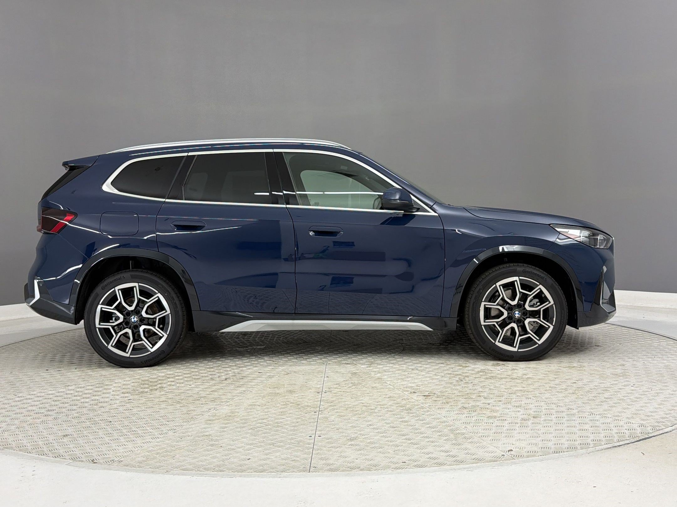 New 2026 BMW X1 xDrive28i w/ Convenience Package AWD/4WD image 8