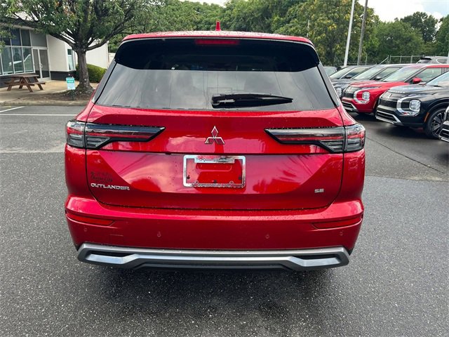New 2025 Mitsubishi Outlander SE image 4