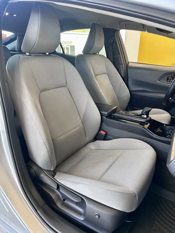 Used 2025 Toyota Prius LE image 15