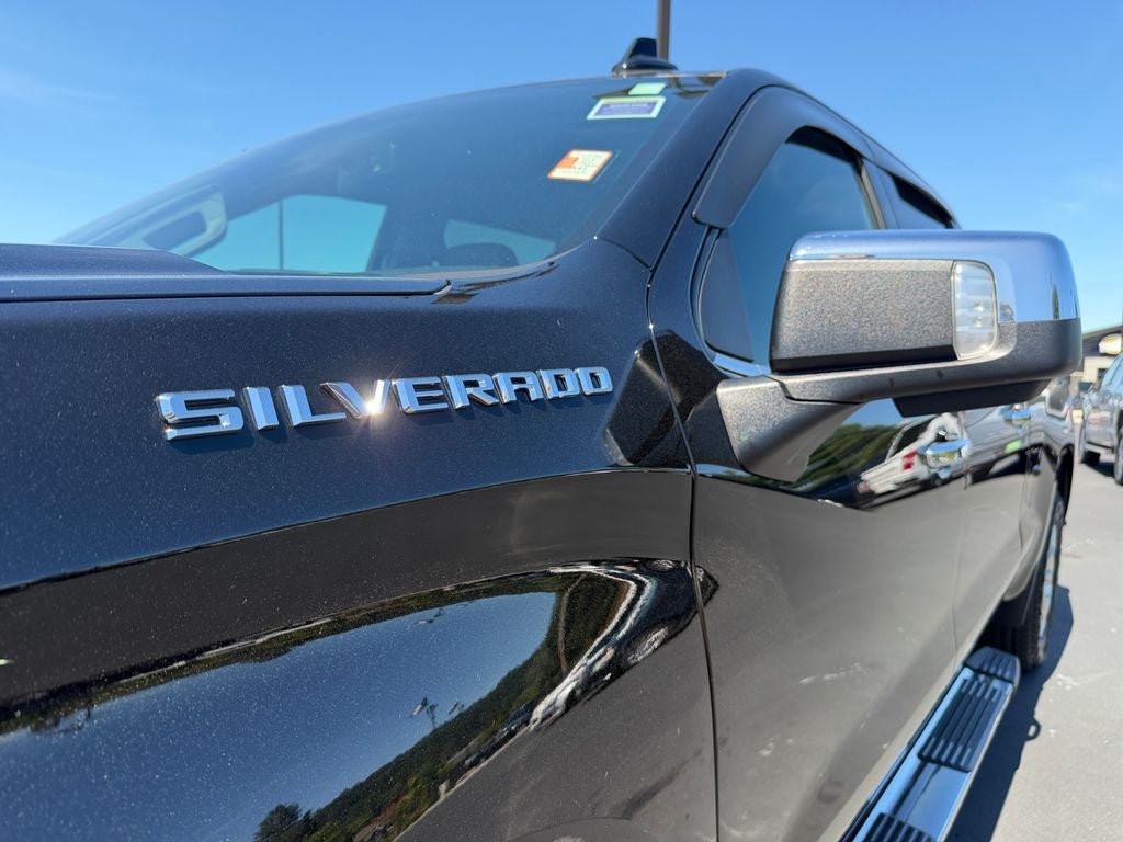 Used 2019 Chevrolet Silverado 1500 LTZ w/ LTZ Premium Package AWD/4WD image 34