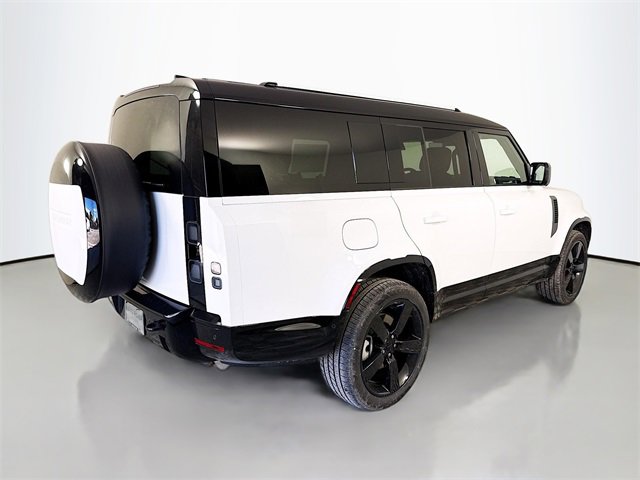 New 2026 Land Rover Defender 130 X-Dynamic SE image 5