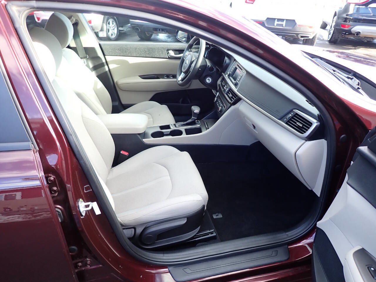 Used 2016 Kia Optima LX w/ LX Convenience Package image 9