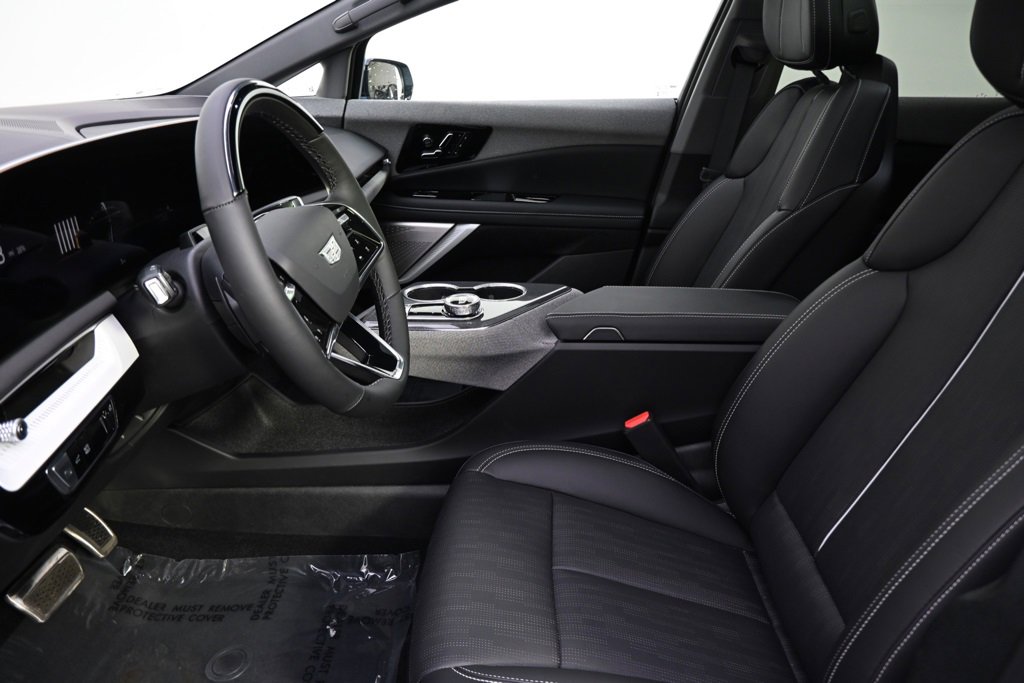 New 2025 Cadillac Optiq Sport 2 w/ LPO, ONYX Package image 13