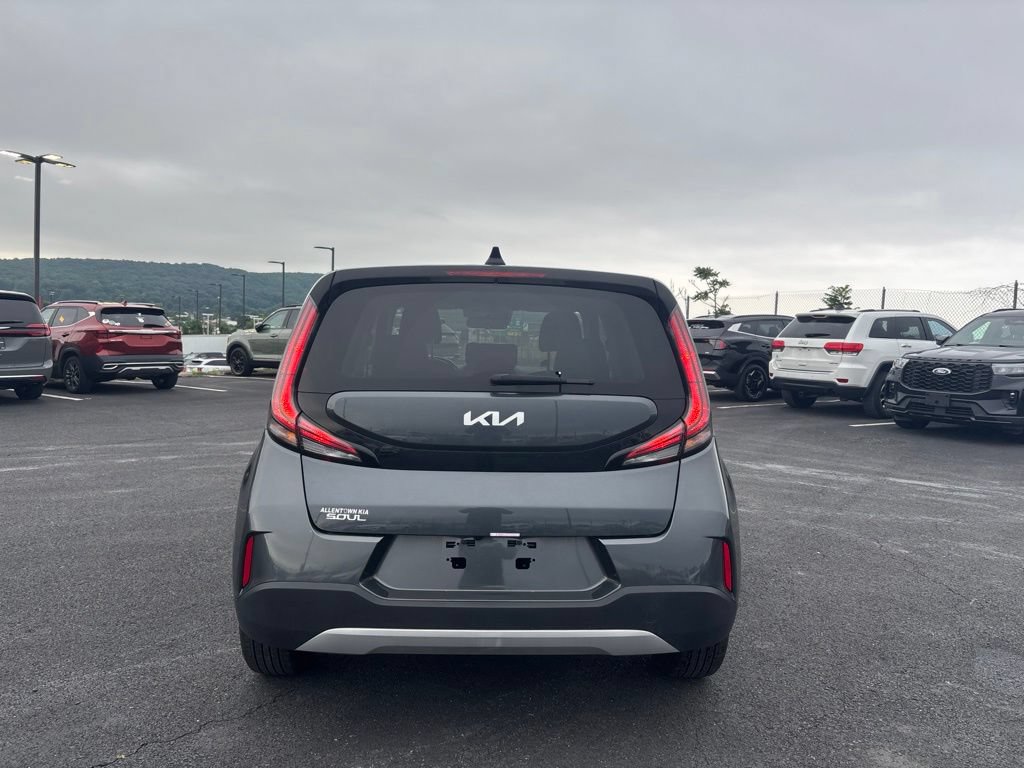 Used 2024 Kia Soul LX w/ Option Group 015 FWD image 4