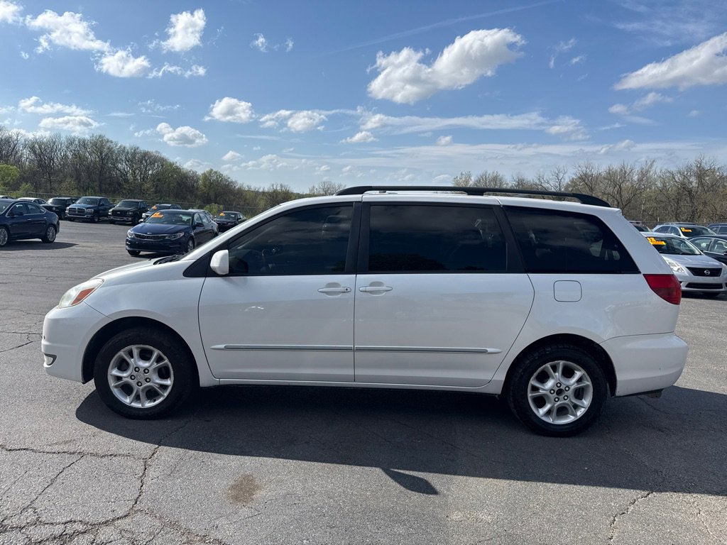 Used 2004 Toyota Sienna XLE AWD/4WD image 1