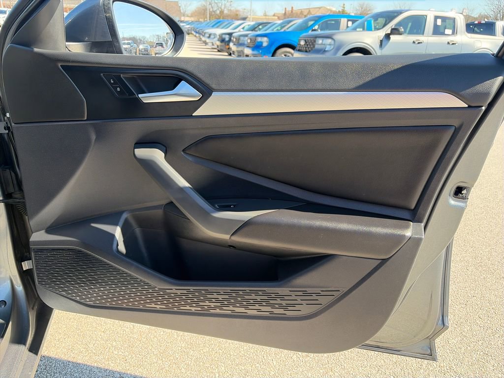 Used 2019 Volkswagen Jetta S w/ Driver Assistance Package image 9