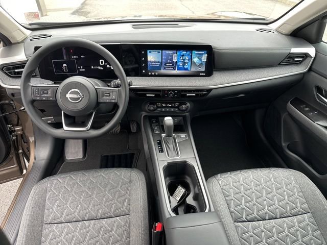 New 2026 Nissan Kicks SV w/ SV Premium Package FWD image 2
