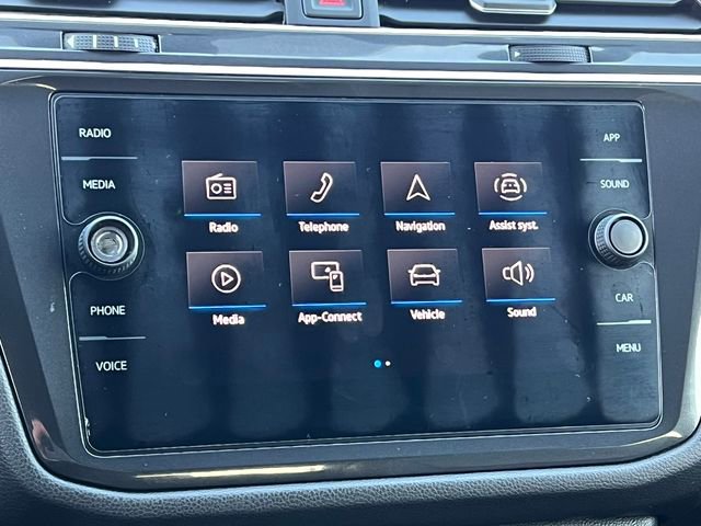 Used 2021 Volkswagen Tiguan SE R-Line image 24