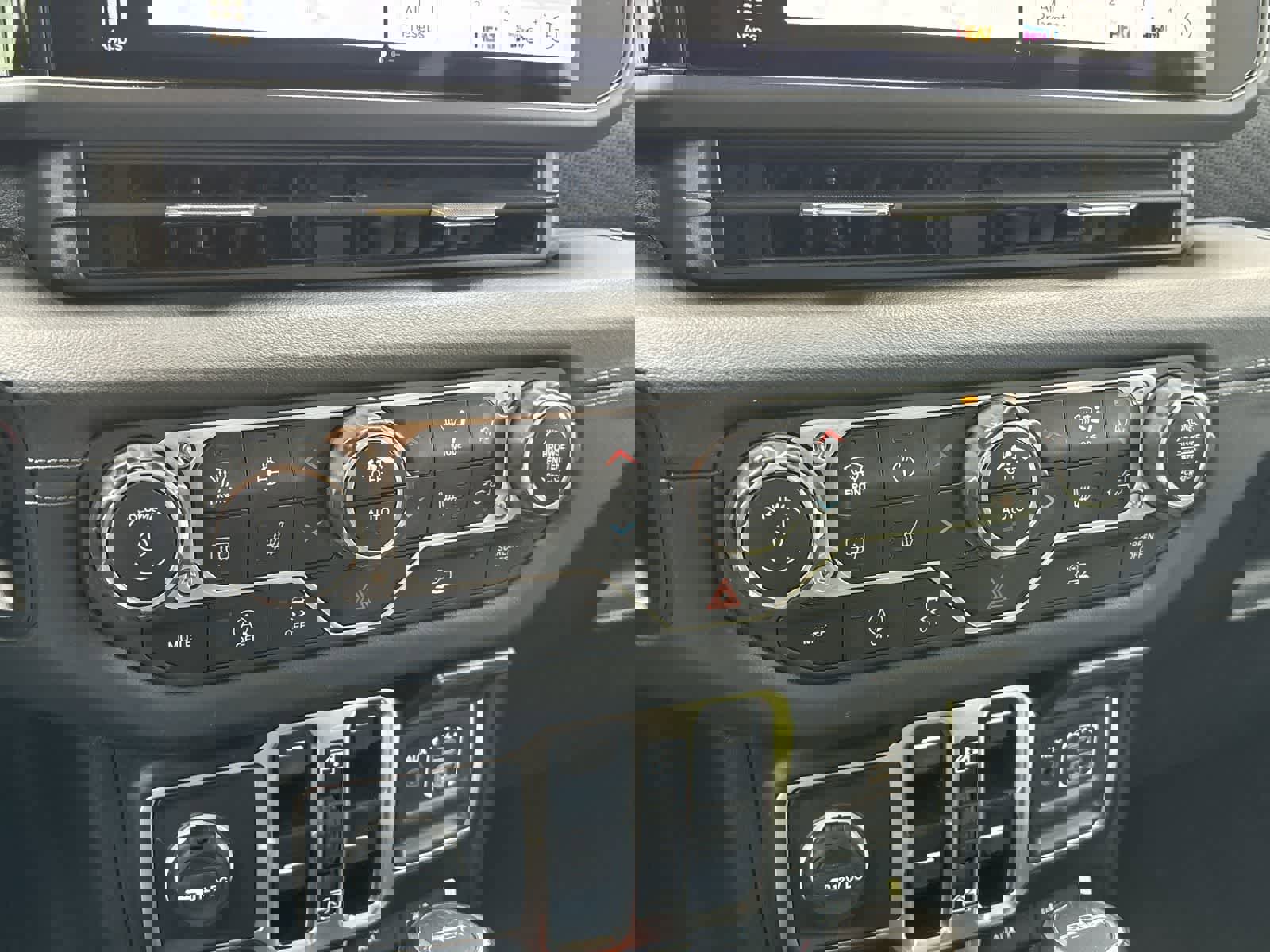 Used 2024 Jeep Gladiator Rubicon w/ Technology Group image 21