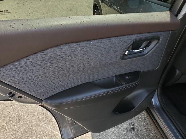 Certified 2023 Nissan Rogue SV FWD image 13