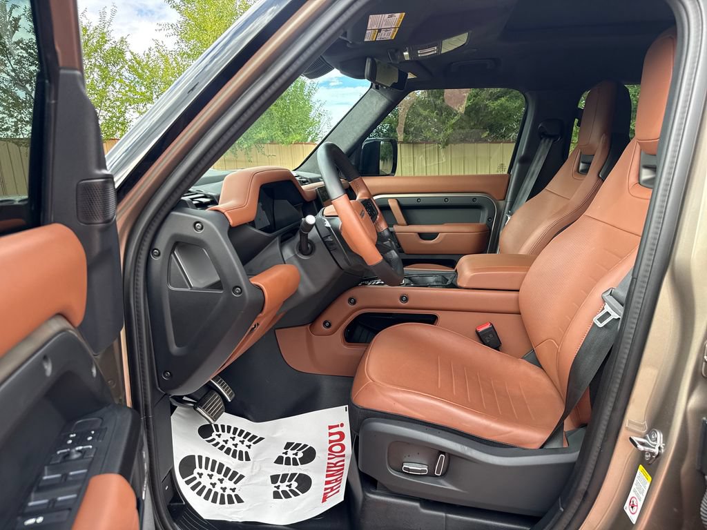 Used 2025 Land Rover Defender 110 AWD/4WD image 13