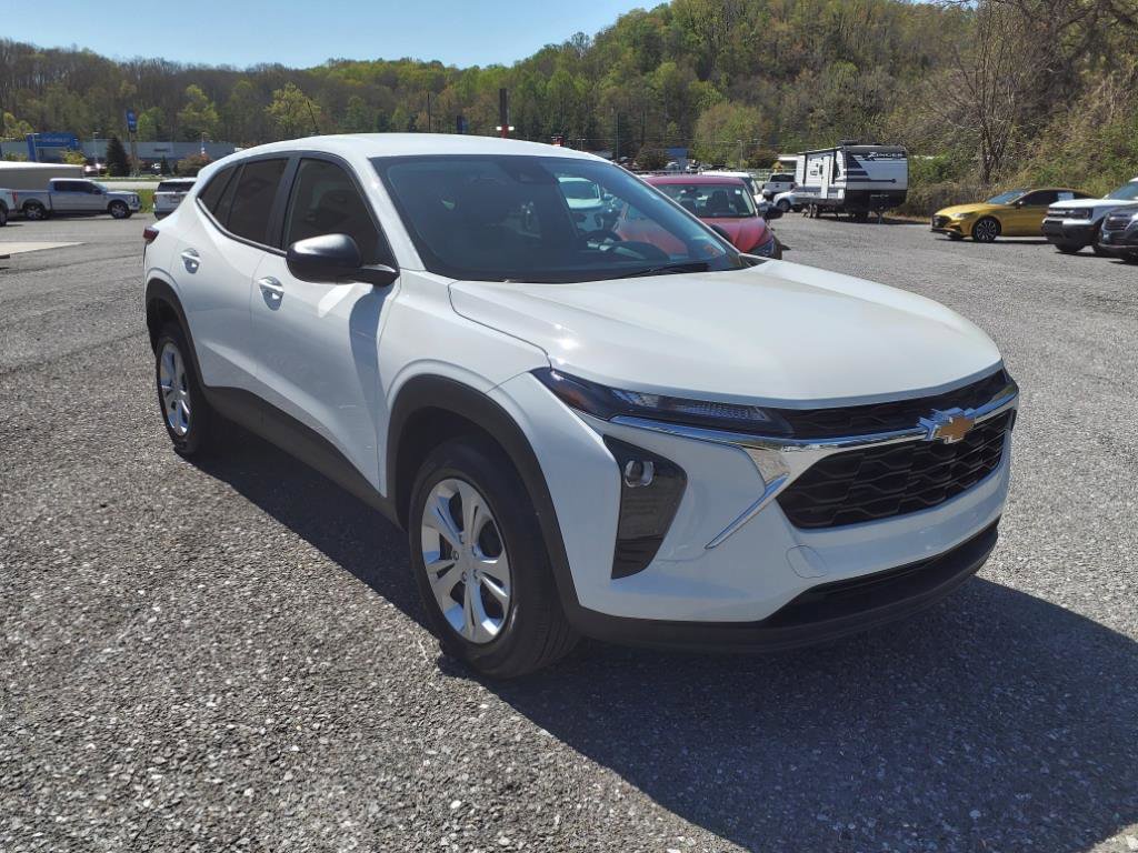 Used 2024 Chevrolet Trax LS image 6