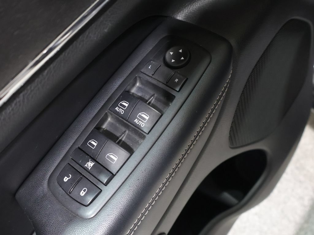 Used 2017 Jeep Grand Cherokee Limited AWD/4WD image 14