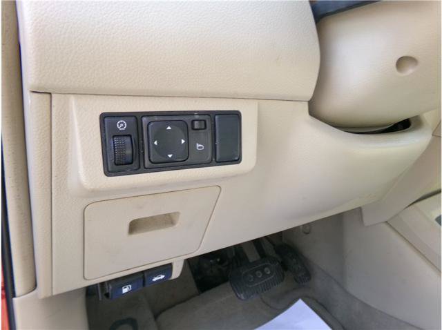 Used 2007 Nissan Versa Sedan w/ Convenience Pkg FWD image 4