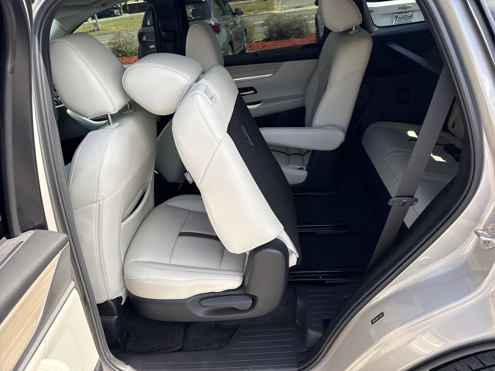 Used 2024 MAZDA CX-90 Plug-In Hybrid w/ Premium Plus image 11