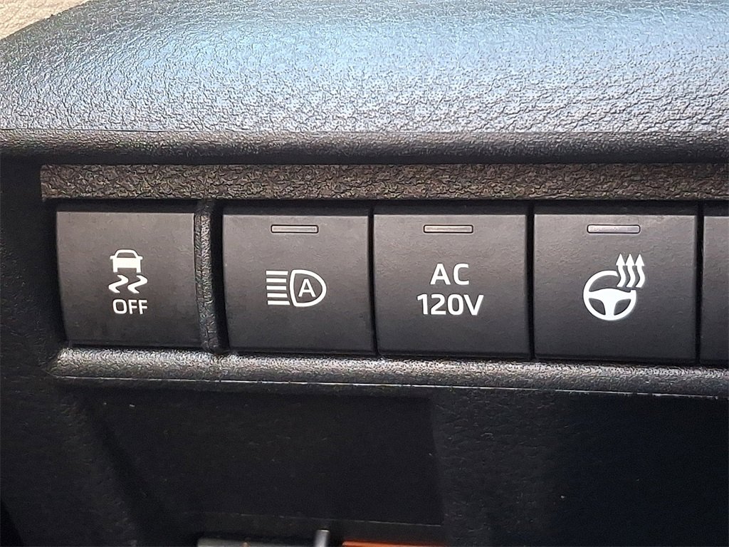 Used 2023 Toyota Sienna Platinum image 24