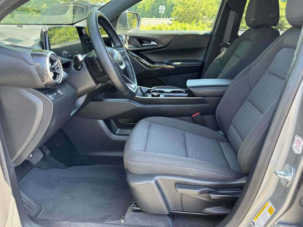 Used 2026 Chevrolet Equinox LT FWD image 21