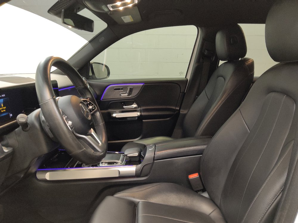 Used 2020 Mercedes-Benz GLB 250 w/ Premium Package image 17