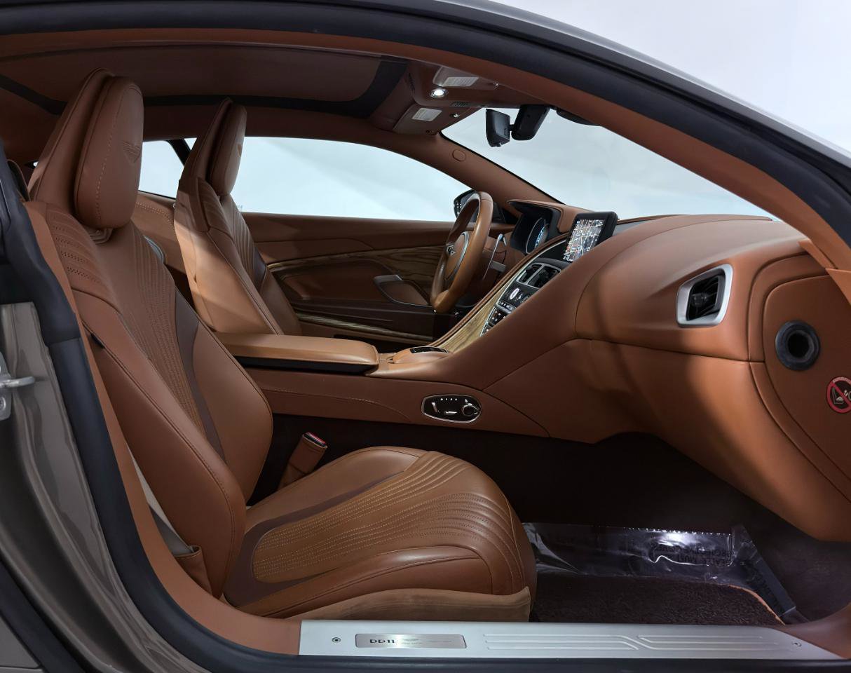 Used 2018 Aston Martin DB11 V12 RWD image 27