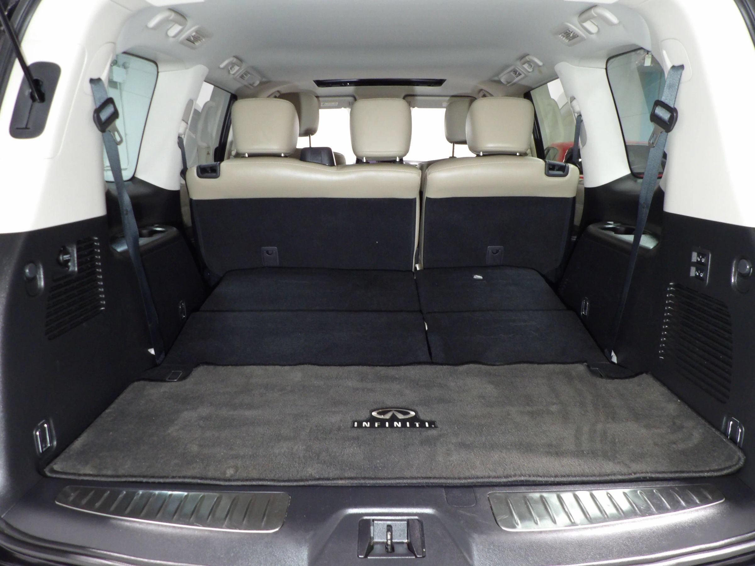 Used 2023 INFINITI QX80 Premium Select w/ Cargo Package AWD/4WD image 10