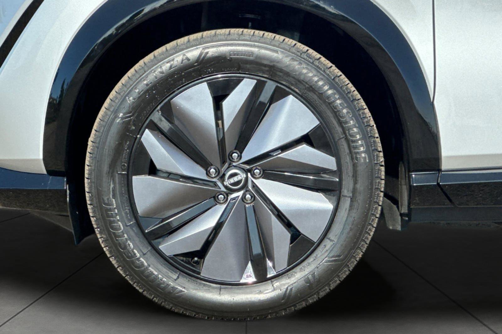 Used 2023 Nissan Ariya AWD image 32