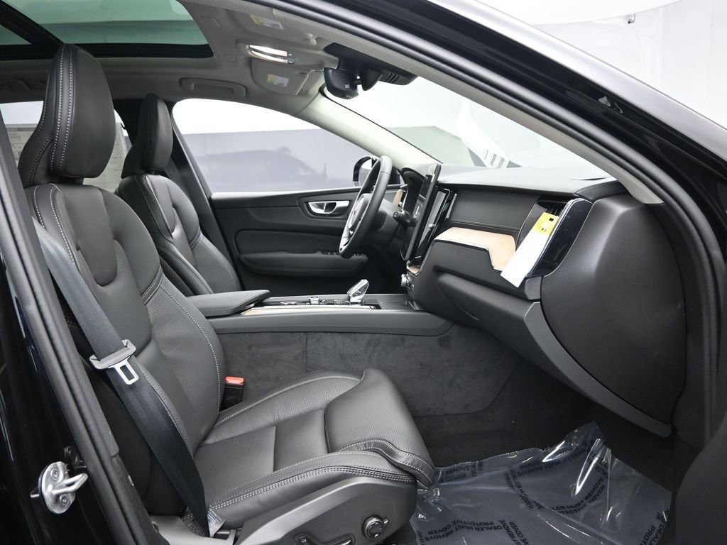 New 2026 Volvo XC60 B5 Ultra w/ Protection Package Premier image 27
