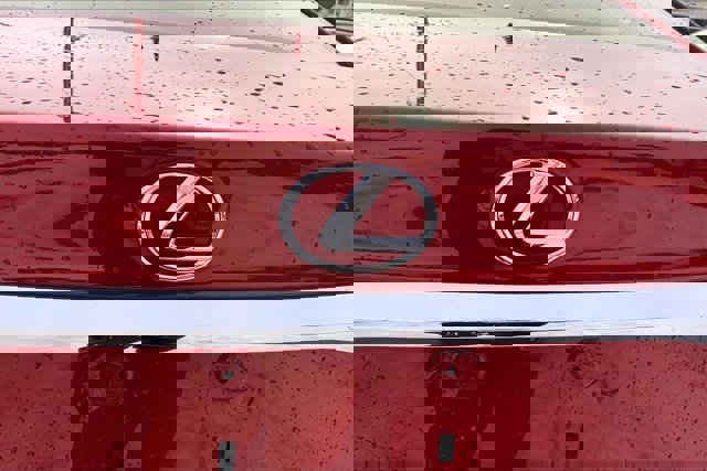 Used 2016 Lexus ES 350 w/ Luxury Package w/Wood Trim image 30